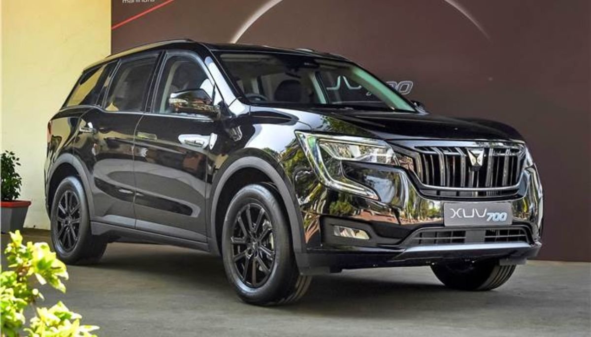 Mahindra XUV700 Ebony Edition