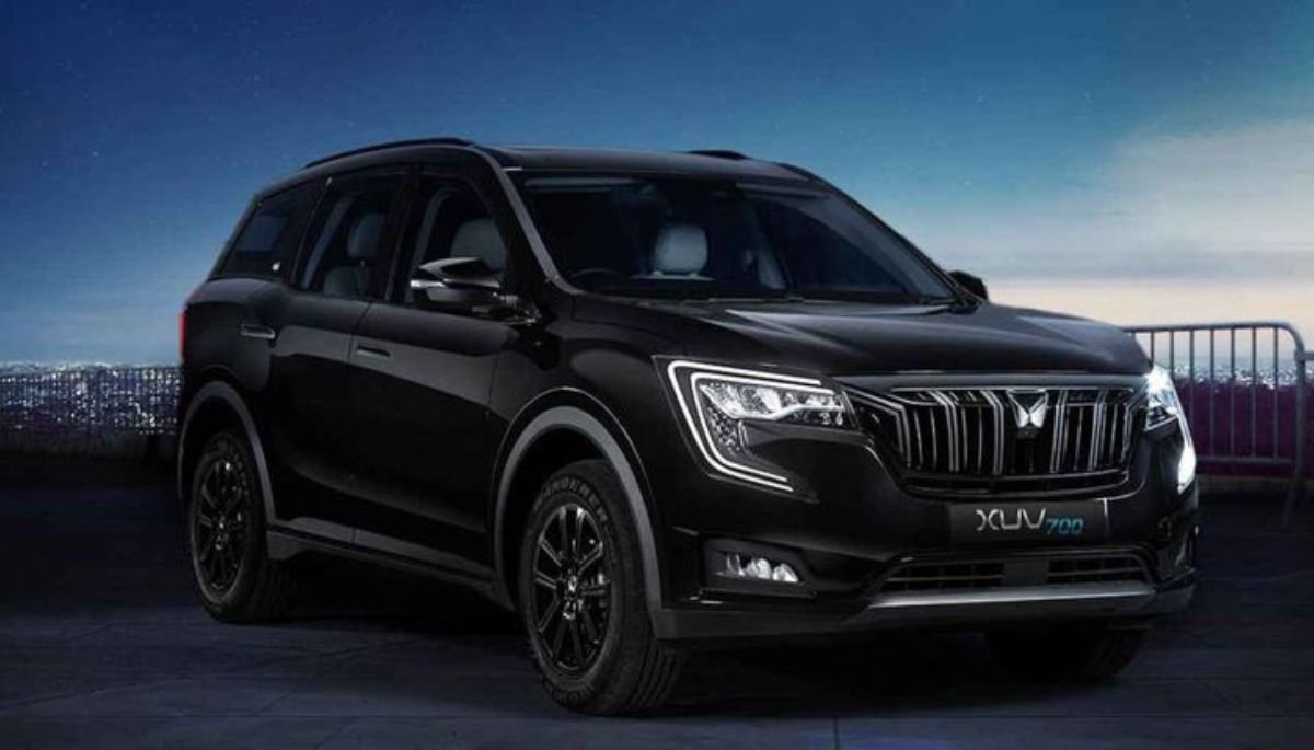 Mahindra XUV700 Ebony Edition